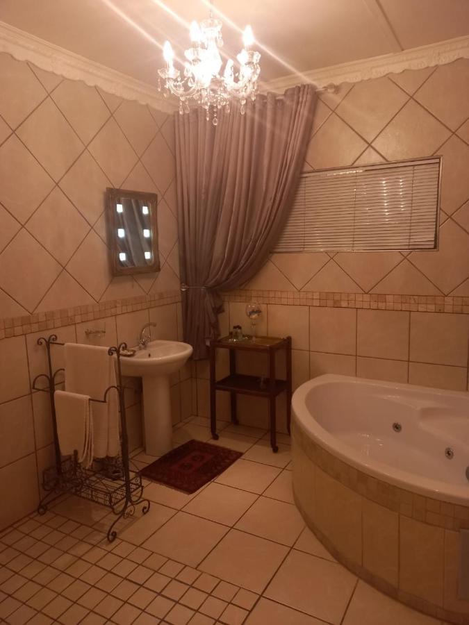 Michael-Angelo Guest House 波切夫斯特鲁姆 外观 照片